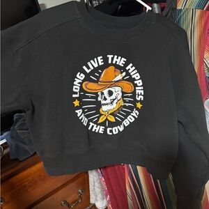 Black Graphic Cropped Sweatshirt with Skull and Cowboy Hat